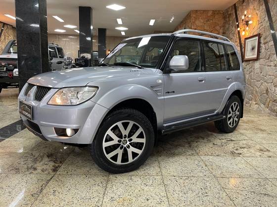 MITSUBISHI PAJERO TR4 2.0 4X4 16V 140CV FLEX 4P AUTOMÁTICO MITSUBISHI PAJERO TR4 2.0 4X4 16V 140CV FLEX 4P AUTOMÁTICO